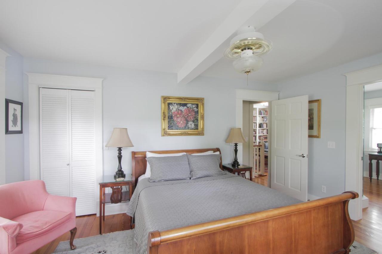 Dickson Street Bed & Breakfast เฟย์เอตต์วิลล์ ภายนอก รูปภาพ