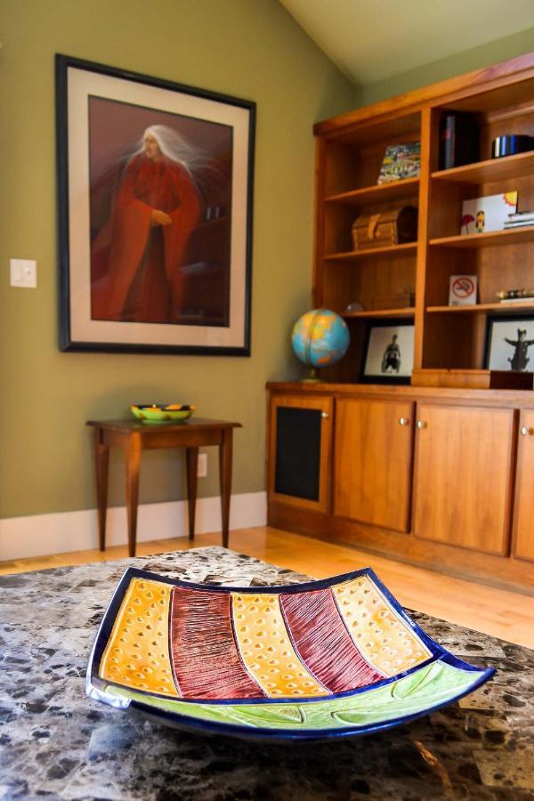 Dickson Street Bed & Breakfast เฟย์เอตต์วิลล์ ภายนอก รูปภาพ