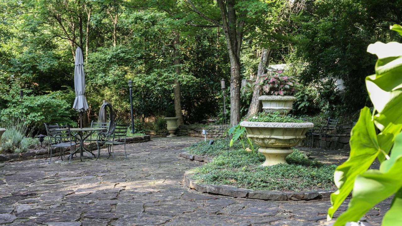 Dickson Street Bed & Breakfast เฟย์เอตต์วิลล์ ภายนอก รูปภาพ