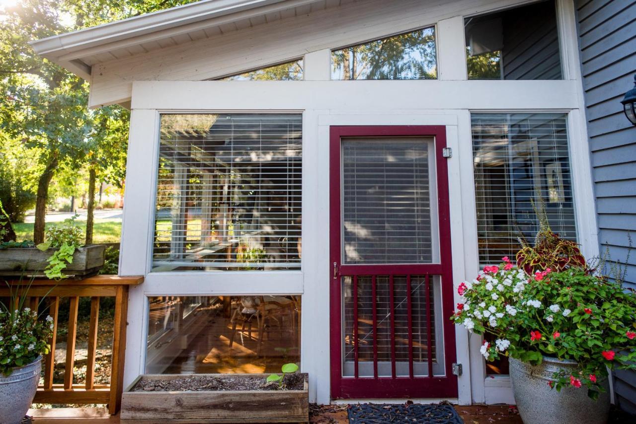 Dickson Street Bed & Breakfast เฟย์เอตต์วิลล์ ภายนอก รูปภาพ
