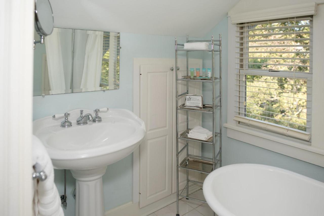 Dickson Street Bed & Breakfast เฟย์เอตต์วิลล์ ภายนอก รูปภาพ